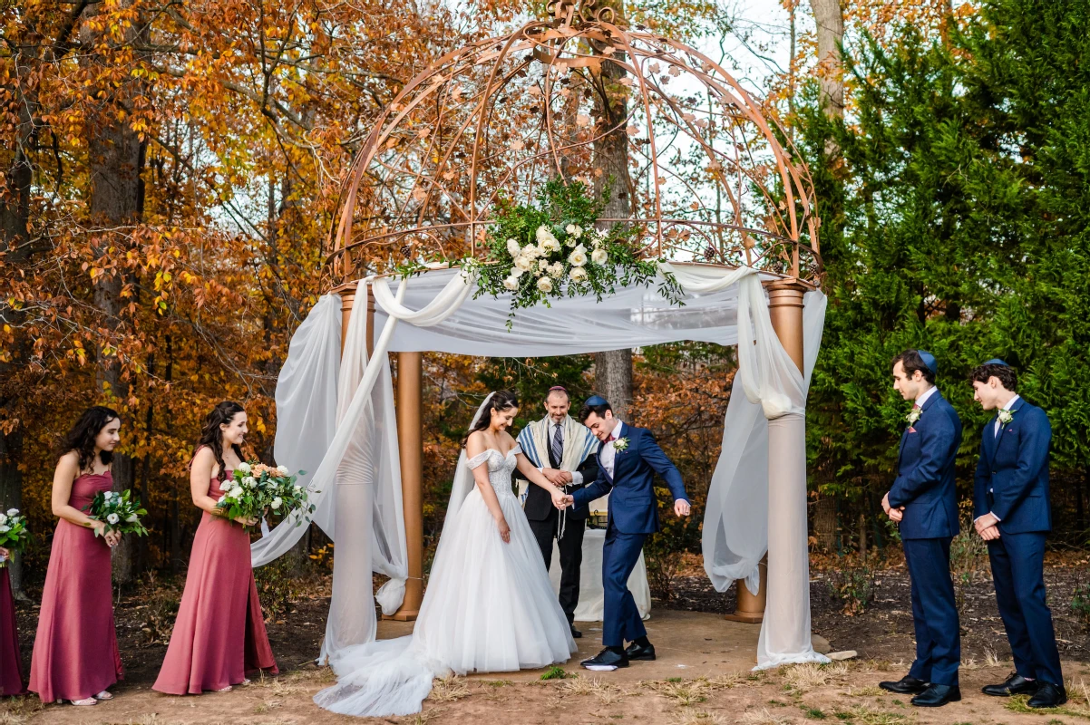 An Outdoor Wedding for Alyssa and Noah