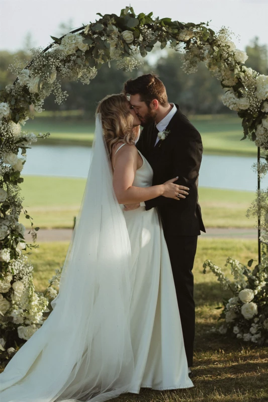 A Classic Wedding for Amy and Joel 