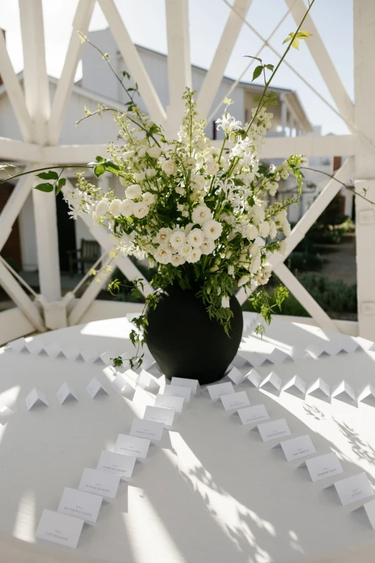 A Classic Wedding for Amy and Zach