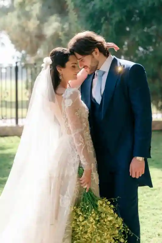 A Yellow Wedding for Andrea and Luis