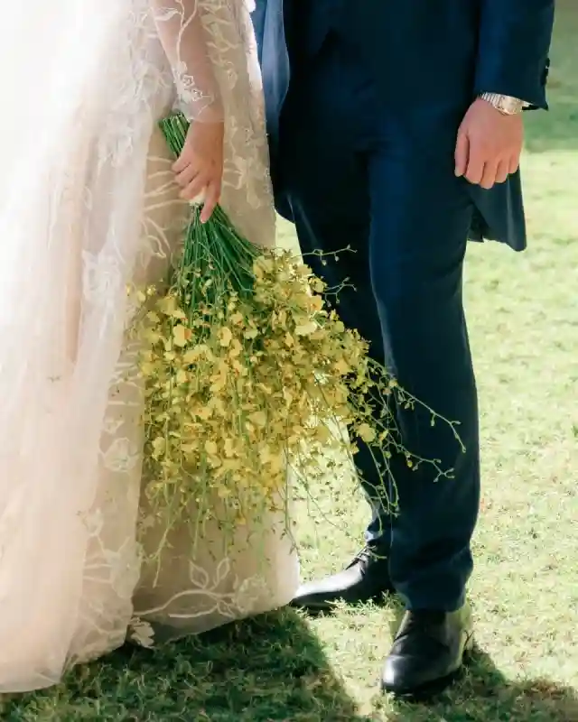 A Yellow Wedding for Andrea and Luis