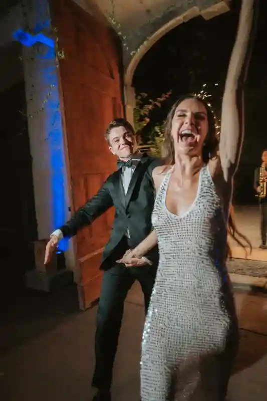 A Vibrant Wedding for Anna and Hamilton