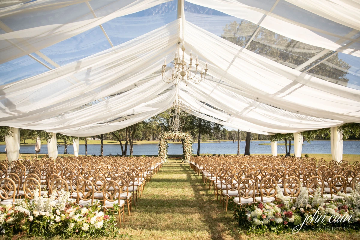 An Outdoor Wedding for Ann Elizabeth and Andrew