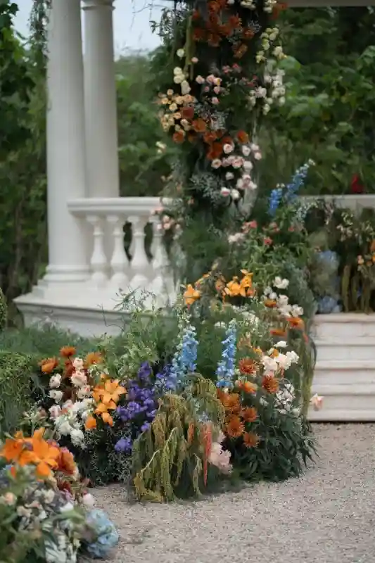 A Colorful Wedding for Annie and Vince