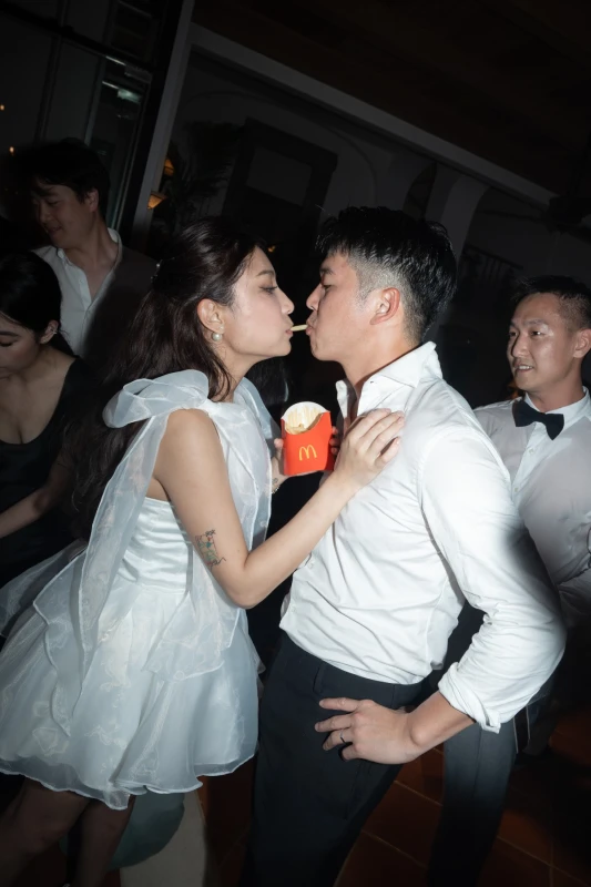 A Colorful Wedding for Annie and Vince