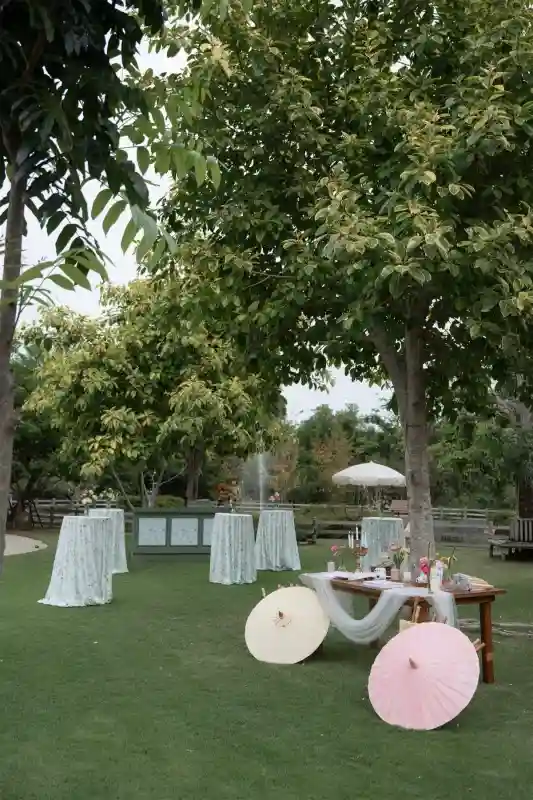 A Colorful Wedding for Annie and Vince