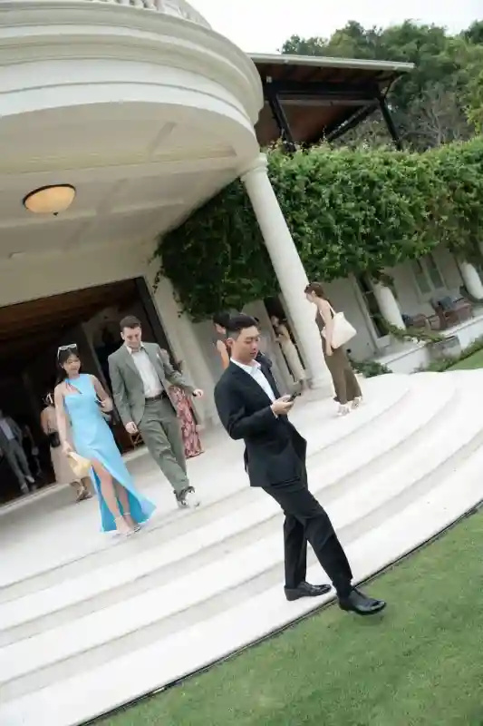 A Colorful Wedding for Annie and Vince