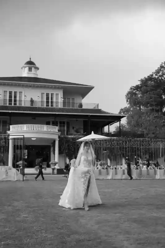 A Colorful Wedding for Annie and Vince