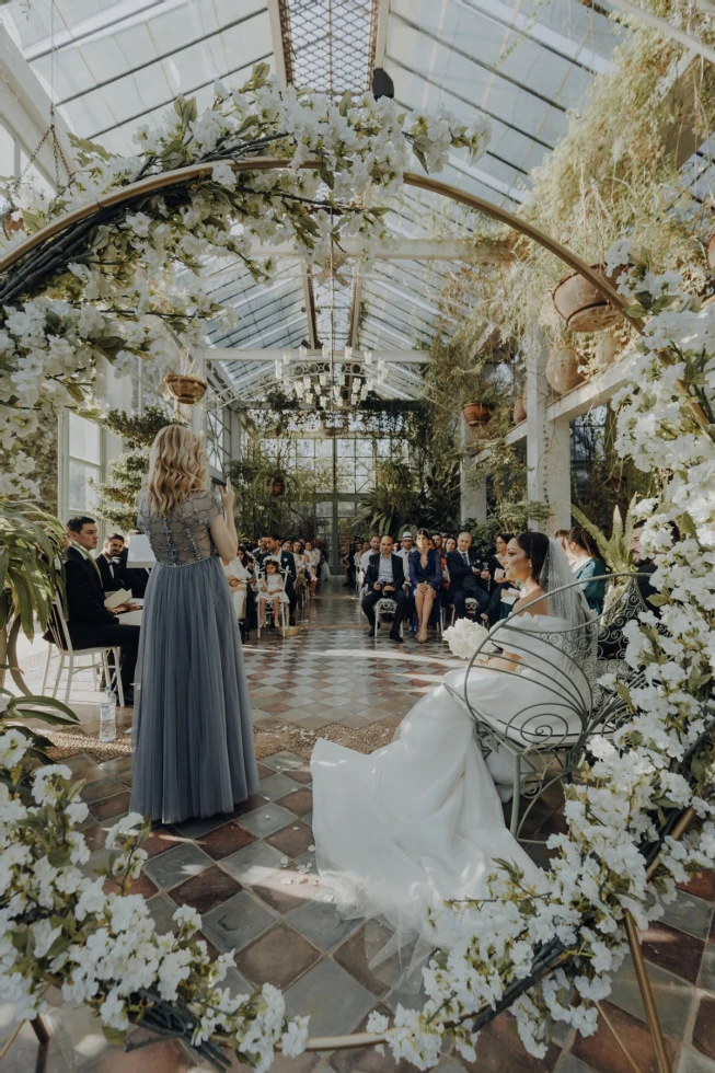 Ariane Douguet, the French Officiant Singer - EMCEE