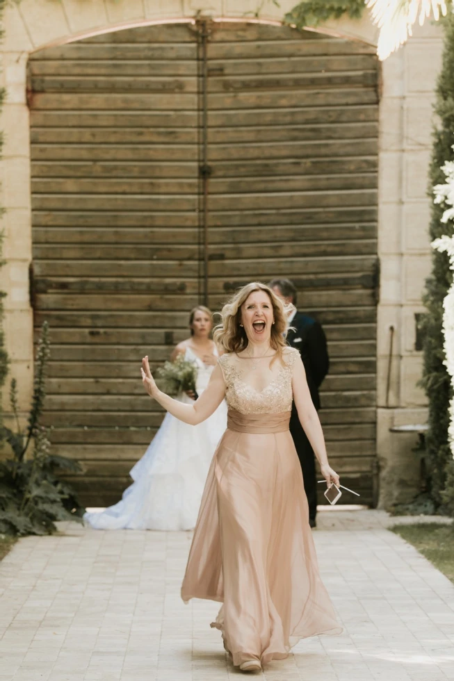 Ariane Douguet, the French Officiant Singer - EMCEE