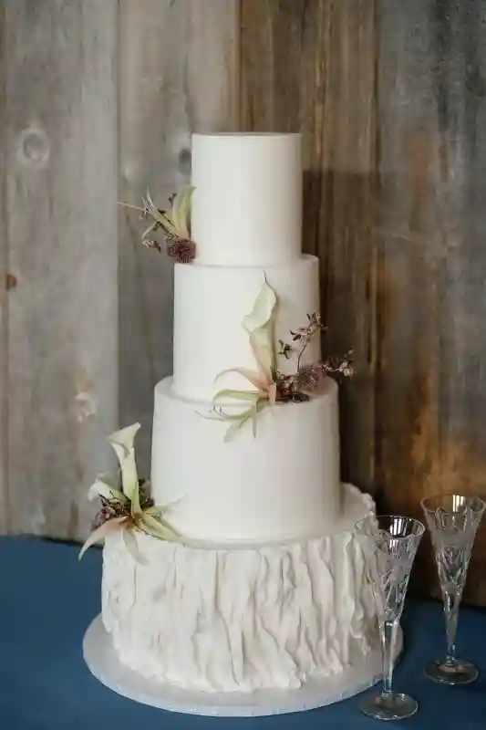 A Rustic Wedding for Autumn  and Spencer