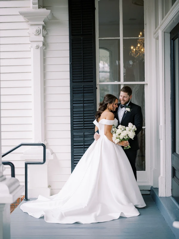 A Classic Wedding for Bella  and Brad 