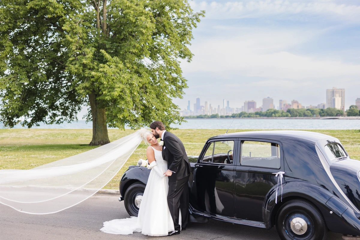 A Classic Wedding for Carly and George