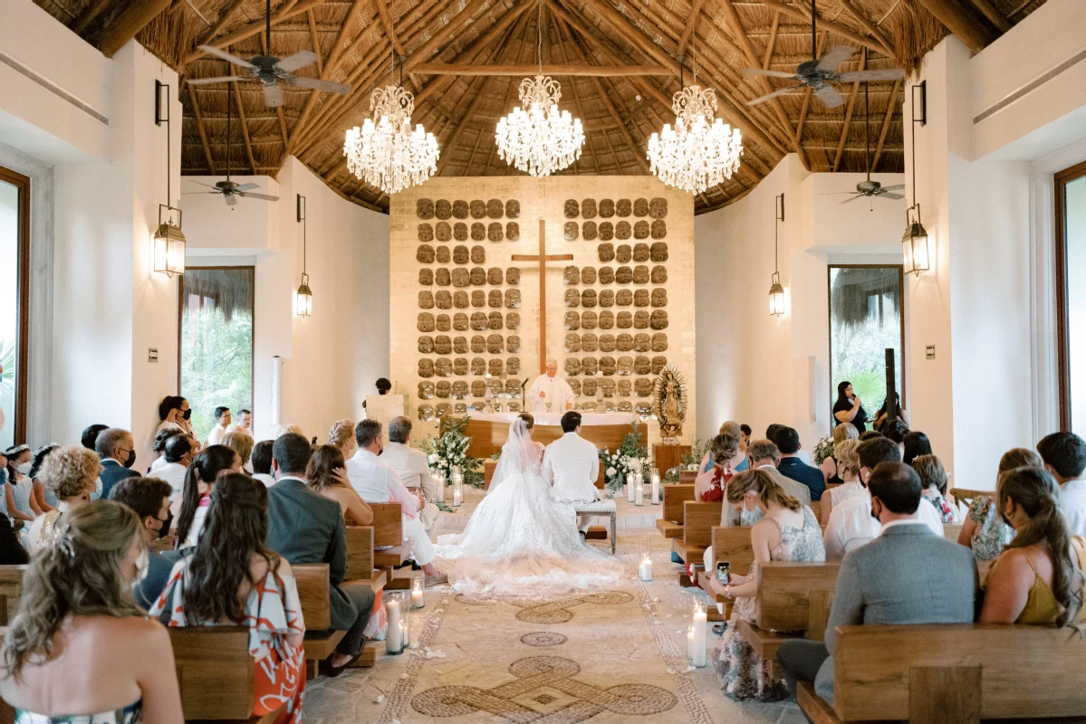 A Classic Wedding for Carolina and Javier