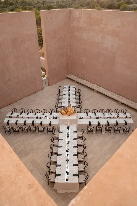 Between Terracotta Walls, a Decade of Marriage Met Its Reflection