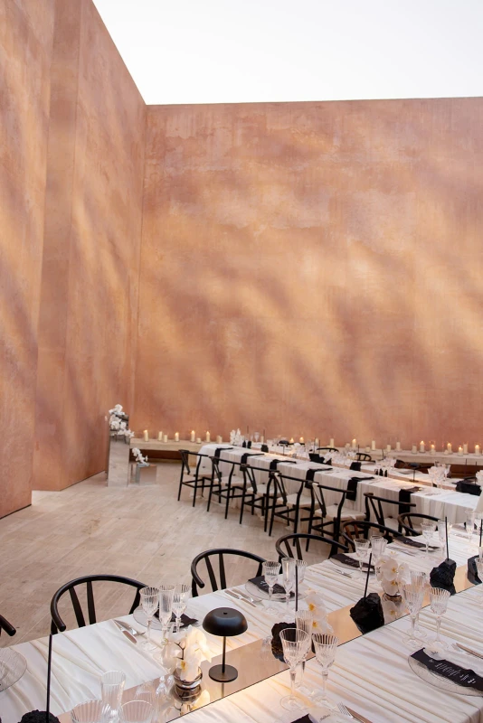 Between Terracotta Walls, a Decade of Marriage Met Its Reflection