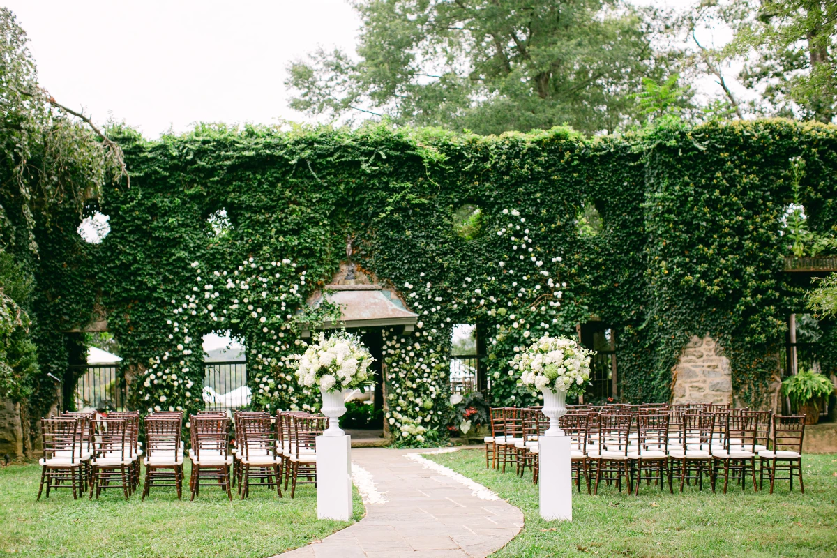 An Classic Wedding for Caroline and Deuce