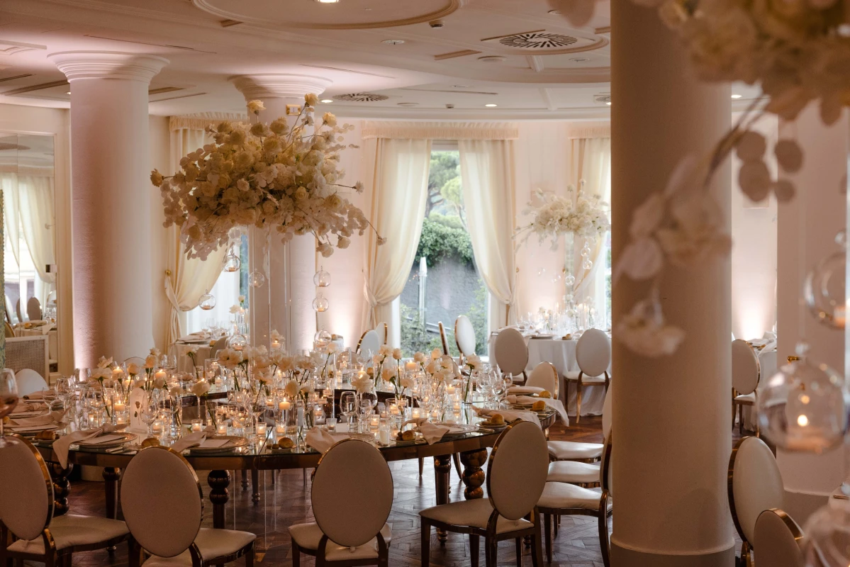 A Classic Wedding for Carrie and Anton