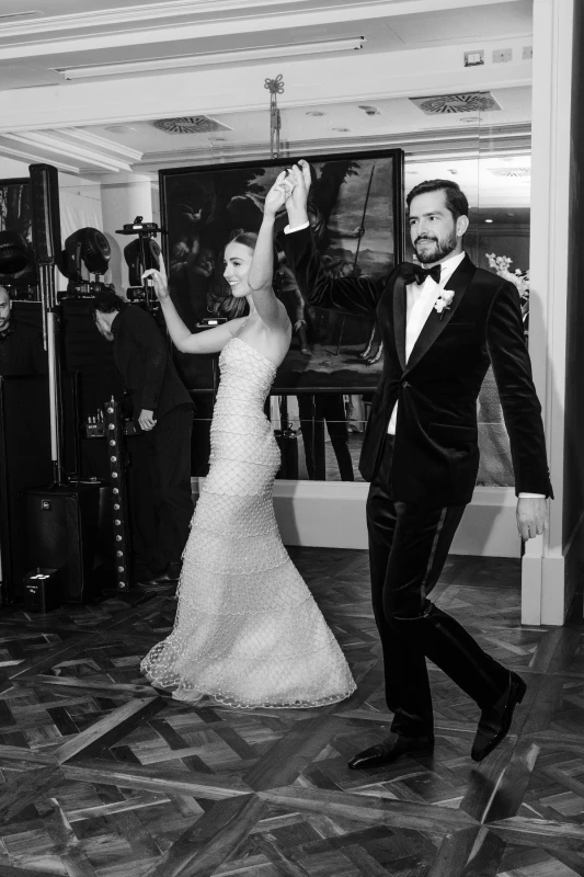 A Classic Wedding for Carrie and Anton