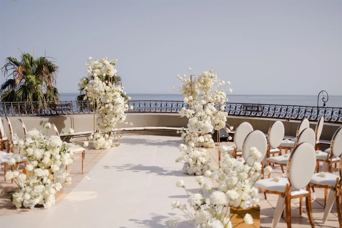 A Classic Wedding for Carrie and Anton