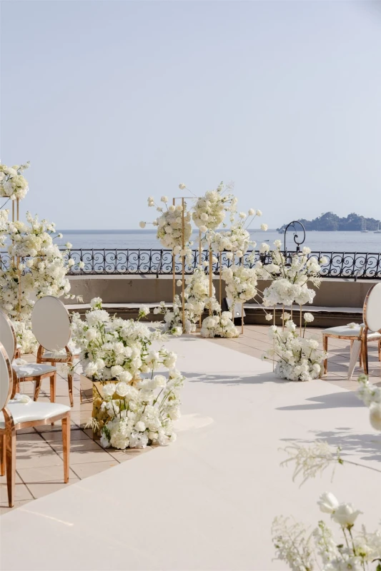 A Classic Wedding for Carrie and Anton