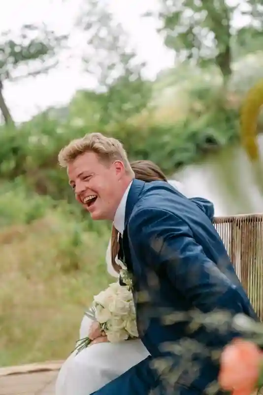 A Colorful Wedding for Charlotte and Michiel