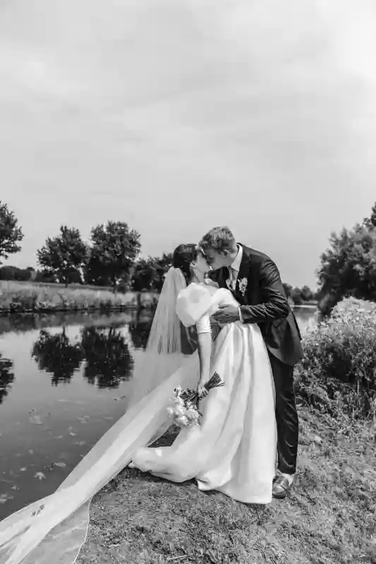A Colorful Wedding for Charlotte and Michiel