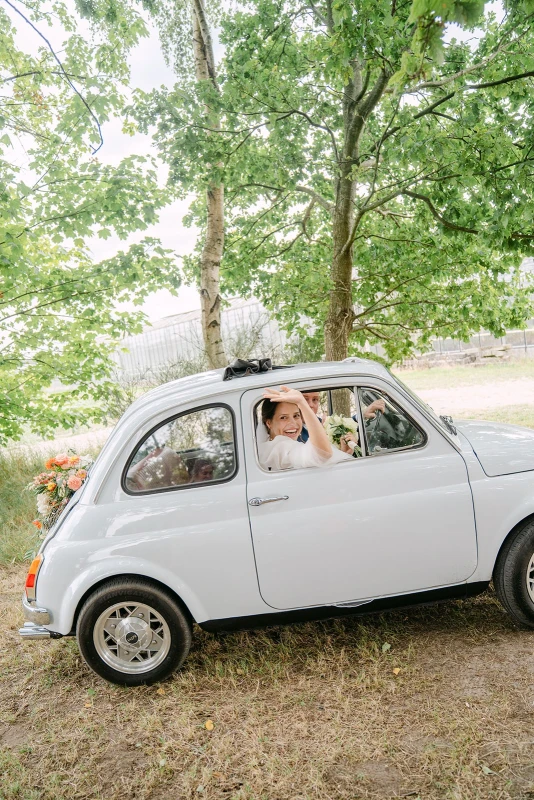 A Colorful Wedding for Charlotte and Michiel