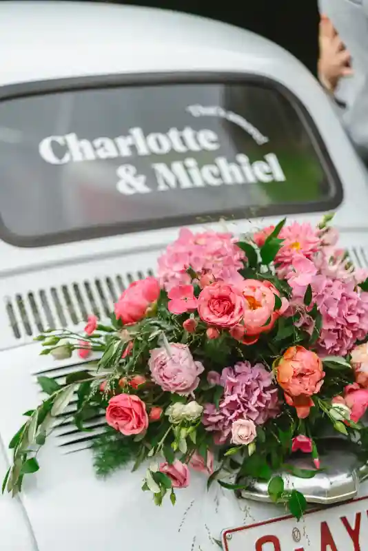 A Colorful Wedding for Charlotte and Michiel