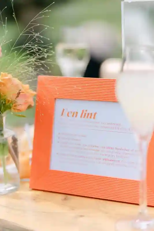 A Colorful Wedding for Charlotte and Michiel
