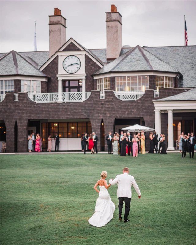 A Classic Wedding for Clara and Daniel