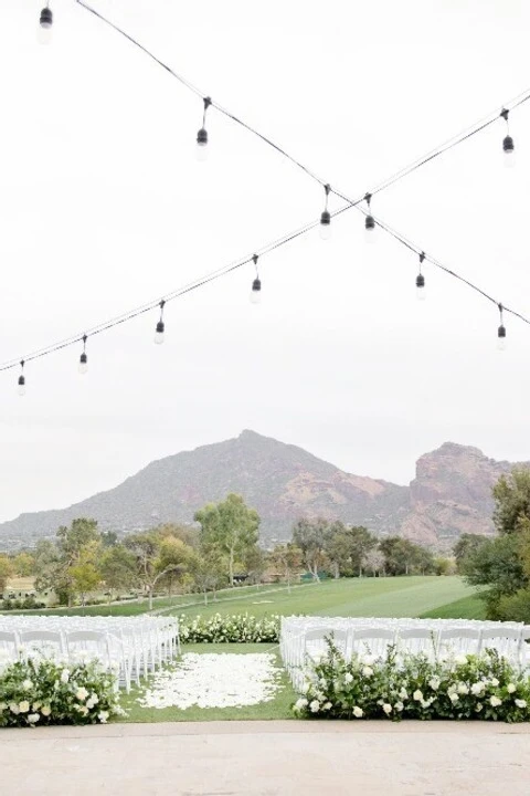 A Classic Wedding for Lauren and Mike