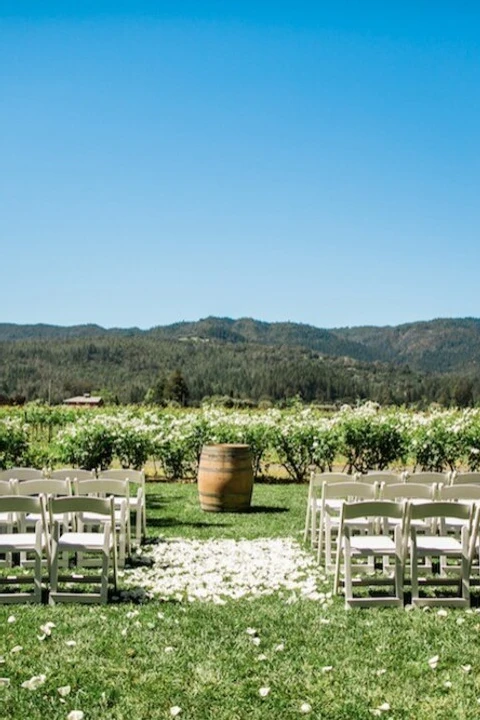 An Outdoor Wedding for Theresa and Andrew