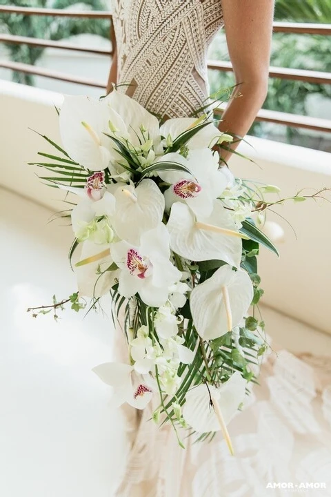 A Beach Wedding for Baili and Ryan