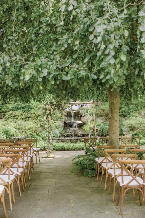 An Outdoor Wedding for Charlotte and Jake