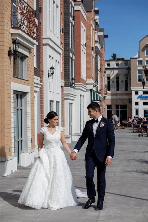 An Indoor Wedding for Saba and Andreas