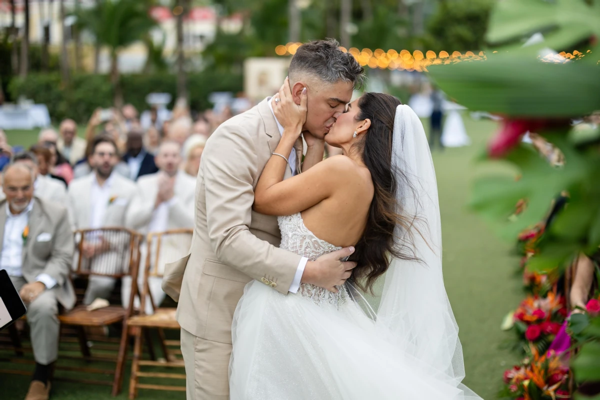 A Beach Wedding for Daria and Matt