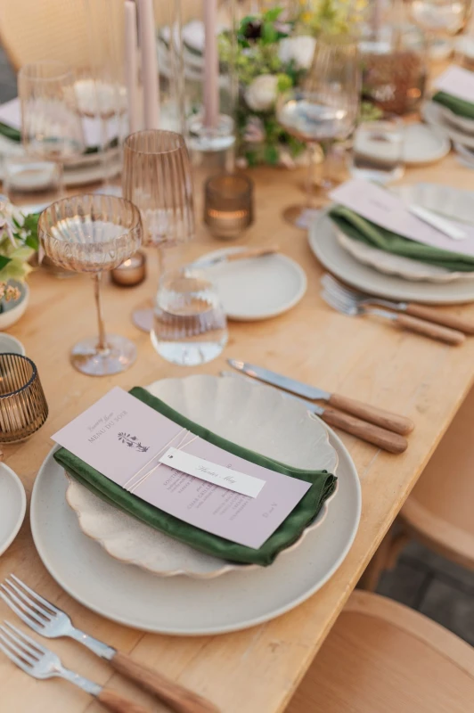 A Wildflower Wedding Where the Hillside Picked the Palette