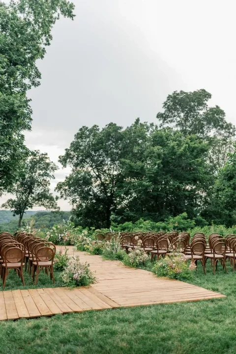 A Wildflower Wedding Where the Hillside Picked the Palette