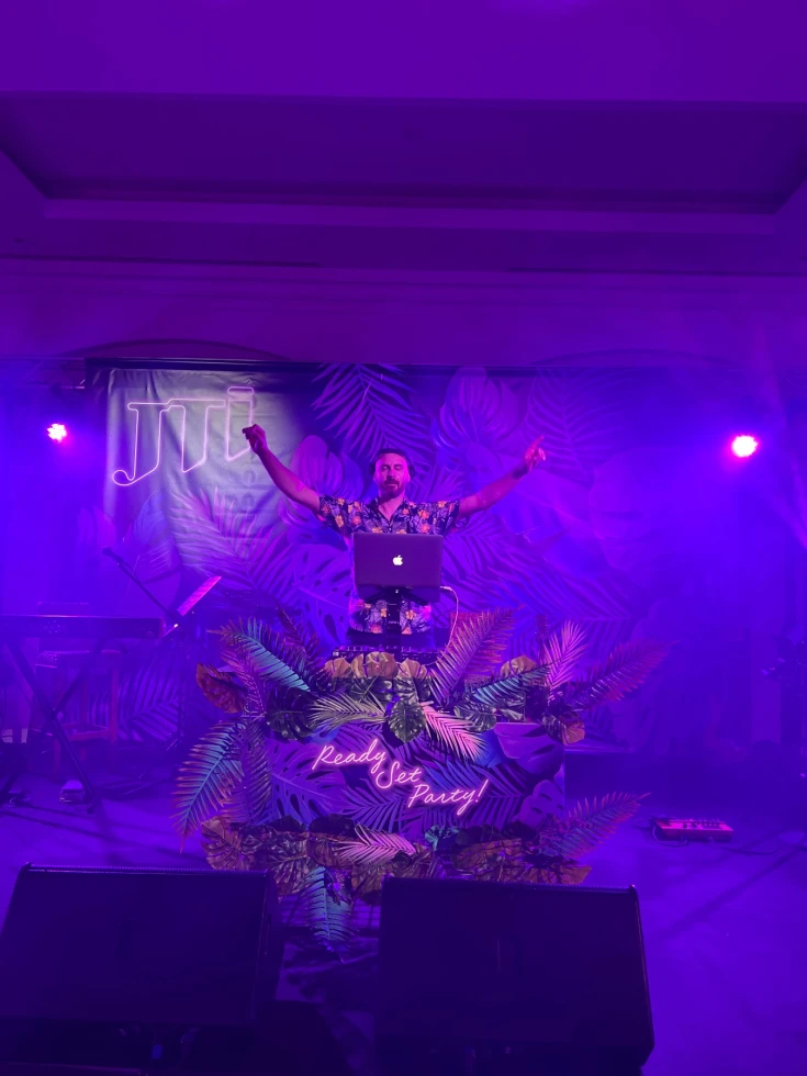 dj Yiannis Iliopoulos