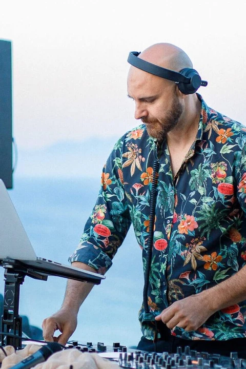 dj Yiannis Iliopoulos