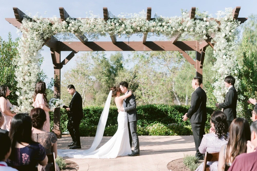 An Outdoor Wedding for Stella and Edward