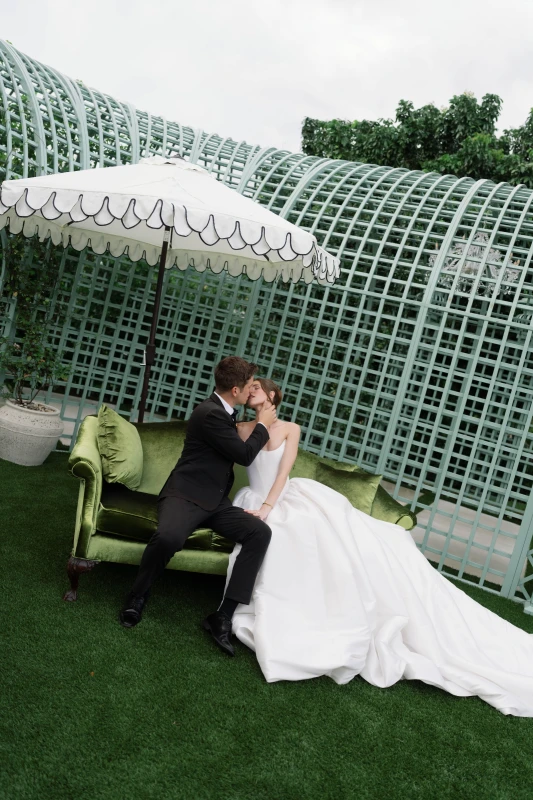 A Wedding Editorial That Colored Outside the Lattice