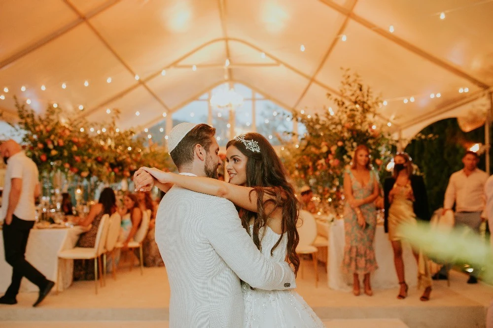 A Formal Wedding for Elisabeth and Jordan