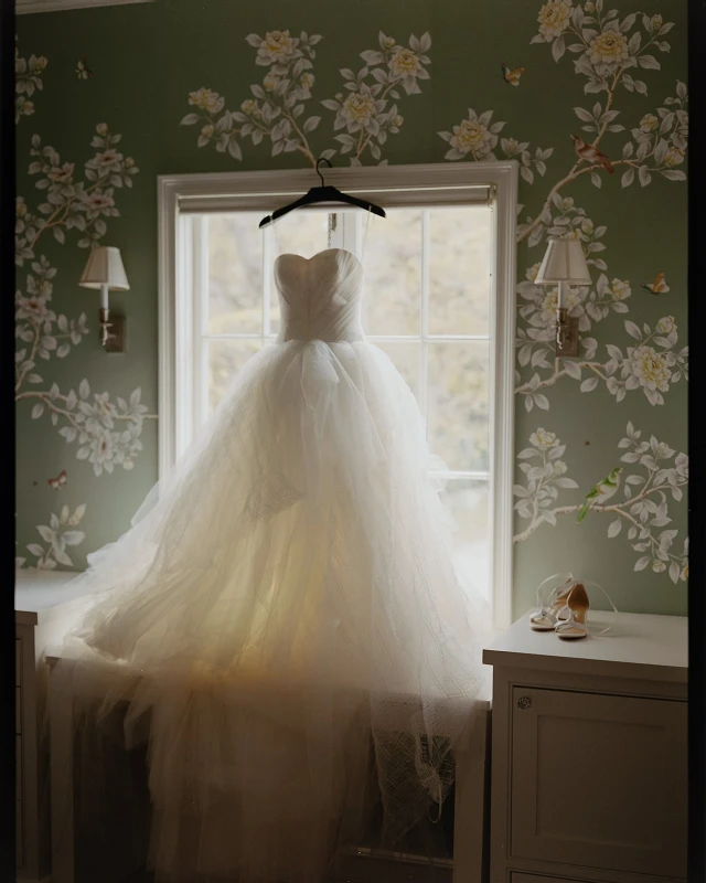 An English Garden Wedding for Elaine and Peter