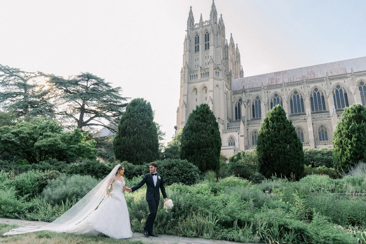 A Classic Wedding for Elena and Matthew