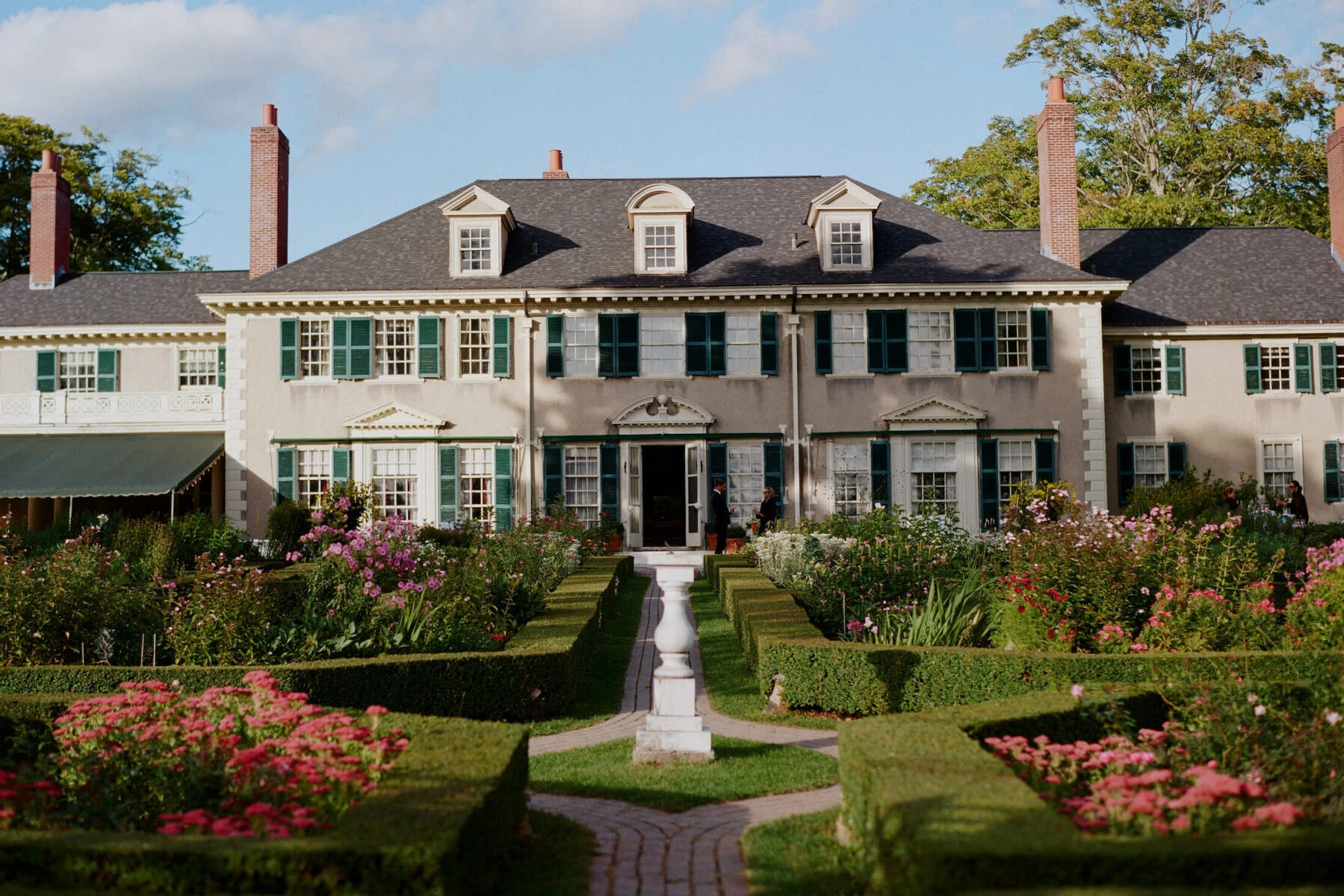 Hildene was the setting for an elevated garden wedding in Vermont.