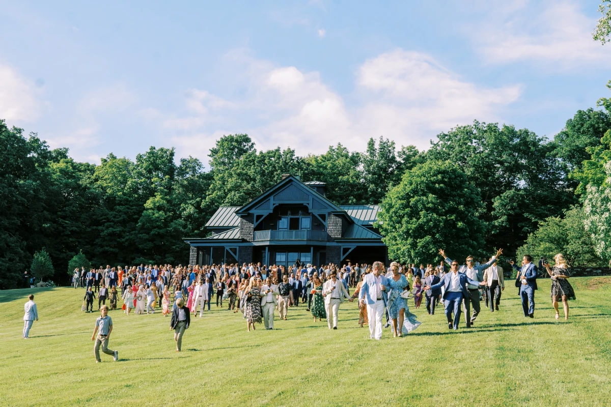 An Outdoor Wedding for Elizabeth and Danny