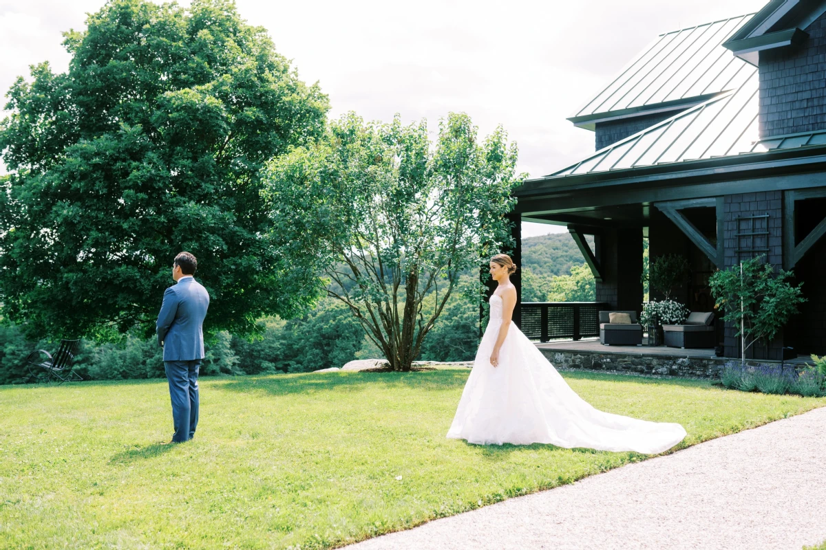 An Outdoor Wedding for Elizabeth and Danny