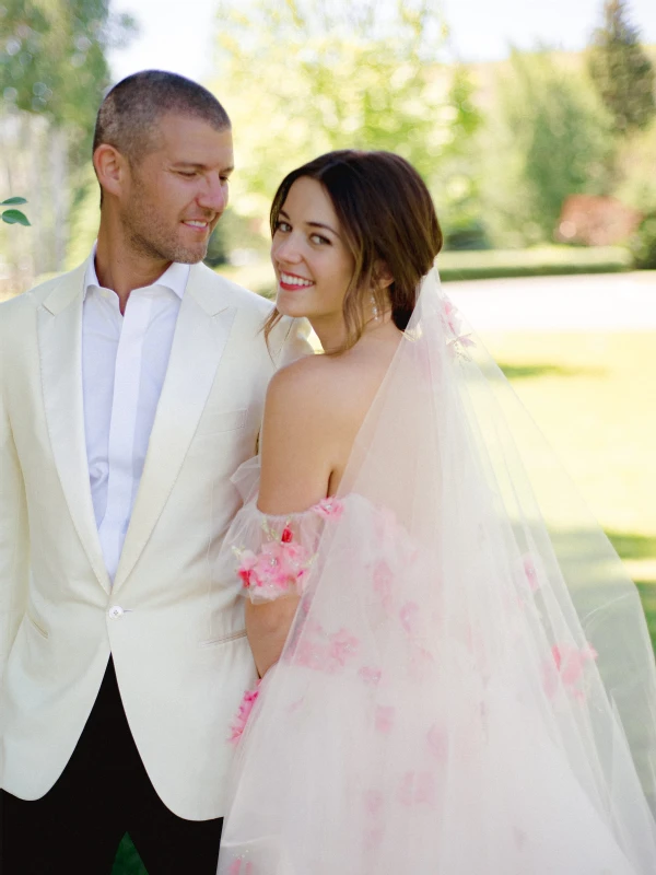 An Outdoor Wedding for Elle and Logan